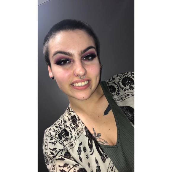 Meet your Posher, Kahla - Picture 1 of 1